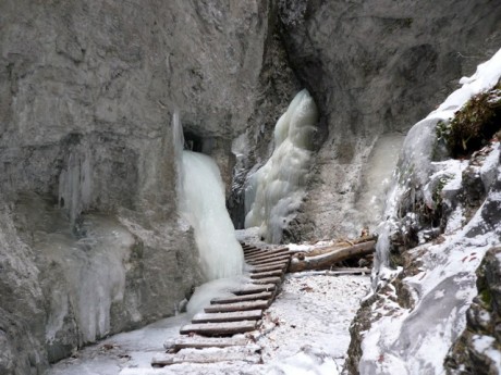 Výsledok vyhľadávania obrázkov pre dopyt slovensky raj v zime